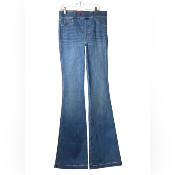 Spanx Women's High-Rise pull on Flare Jeans Size Medium - Picture 1 of 8
